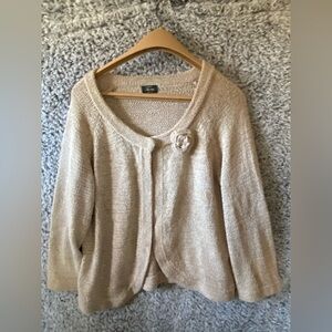 Women’s Light Tan Cardigan SizeXL in Excellent Used Condition
